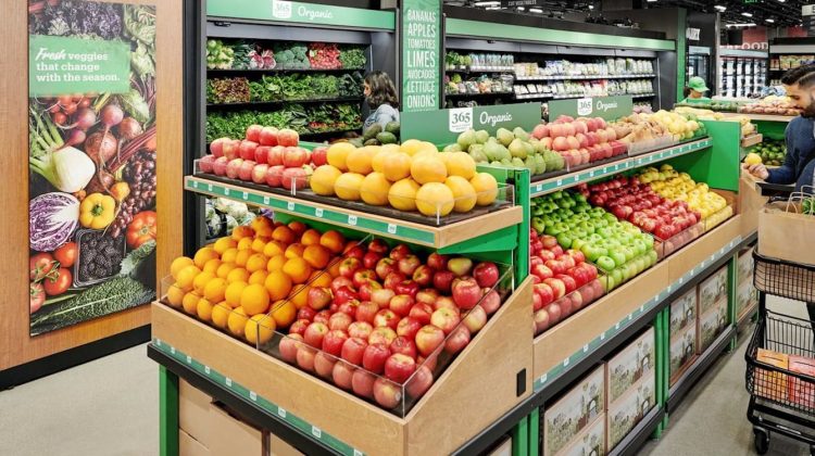 Frutas y verduras en el supermercado